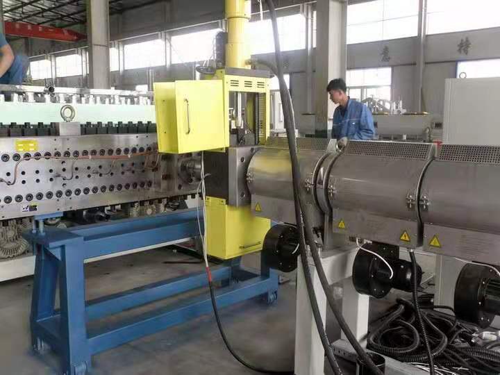 PP hollow sheet making machine