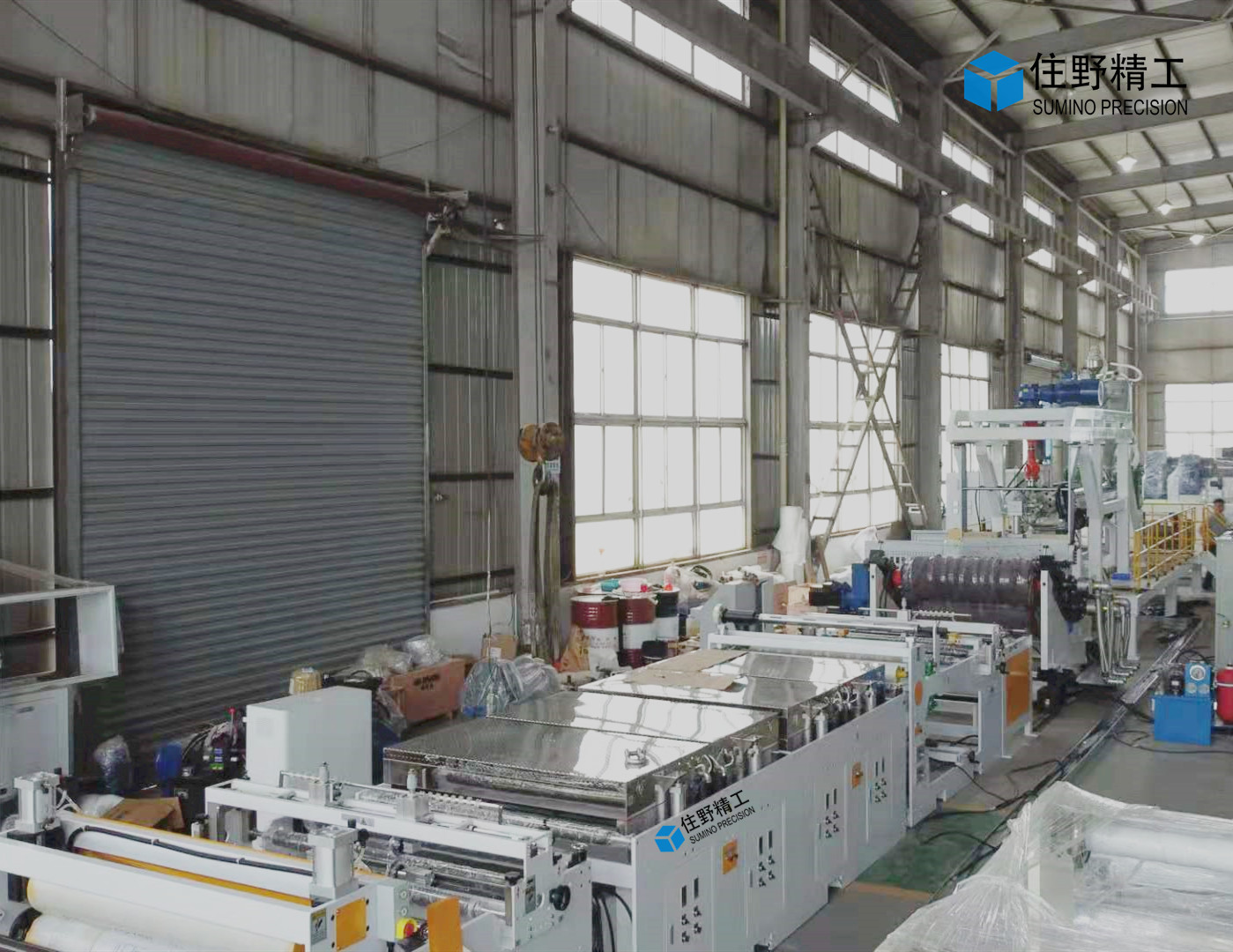 Plastic sheet extrusion machine